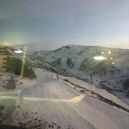 Lägenhet Al Lado De La Plaza Sierra Nevada